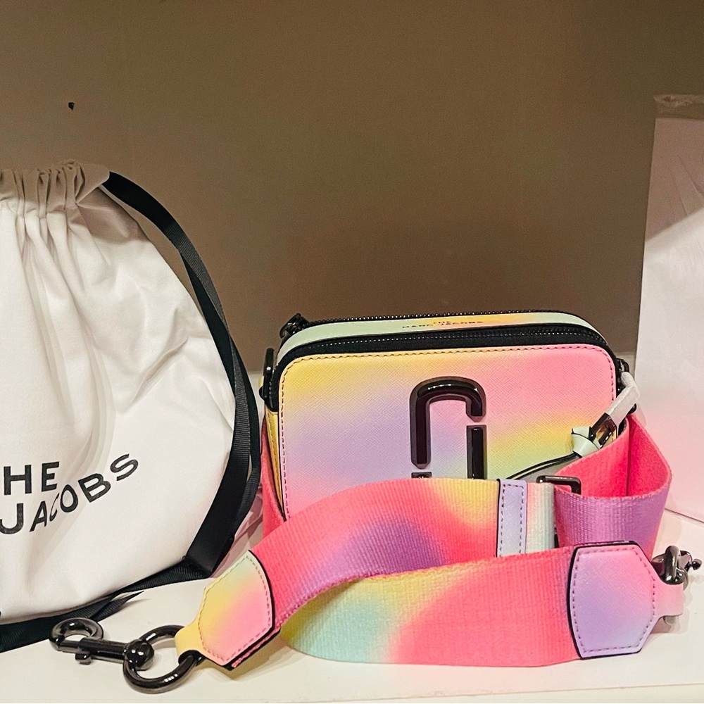 Brand New!! Marc Jacobs The Snapshot  Handbag. With the dust & paper bag of MJ.